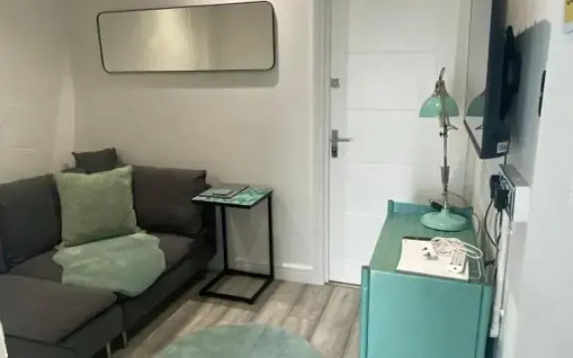 Studio Tavros (Adults Only)