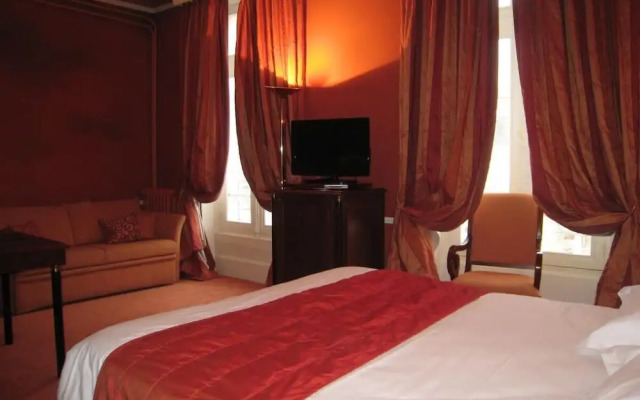 Logis Hôtel Les Maréchaux