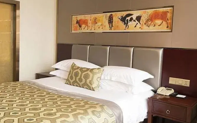 Trade Winds Hotel