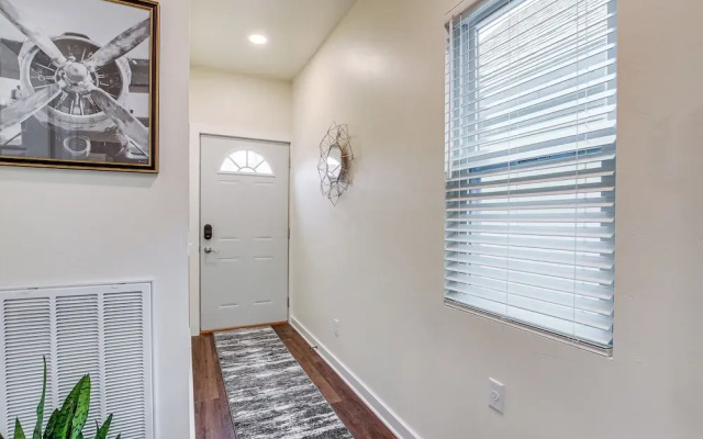 Dog-friendly Sheboygan Home - 1 Mi to Town!