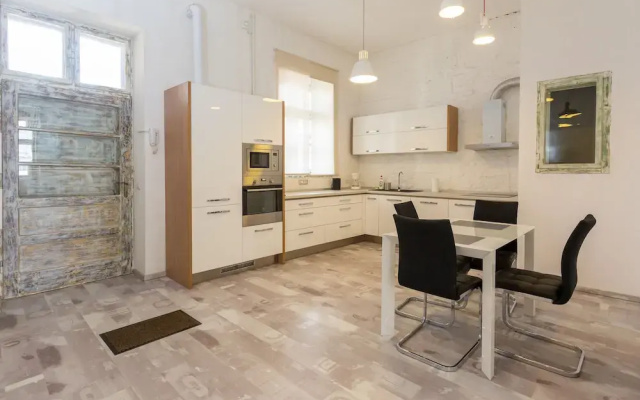 Cathedral Apartment