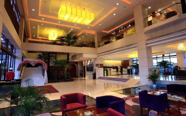 New Metropolis Hotel