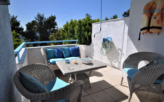 Zennova #15 Naftilos Family Summer House