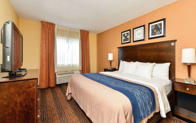 Latitude Suites Tinton Falls Eatontown/BW Premier Collection 