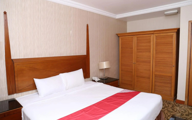 City Plaza Hotel