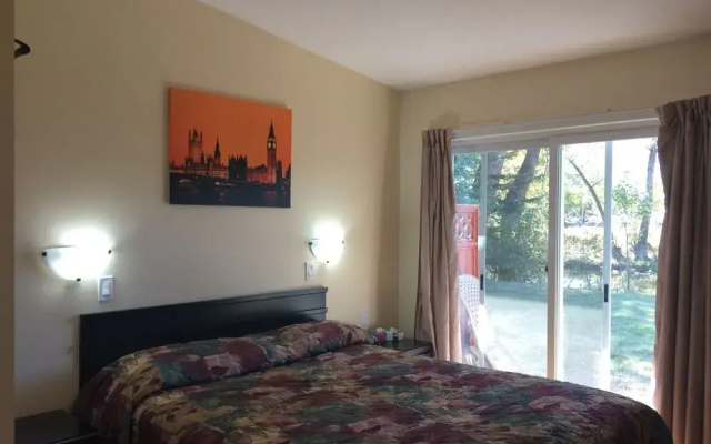 Johnny's Motel