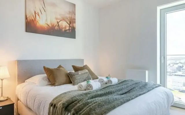 Bright Apartment With Seaview