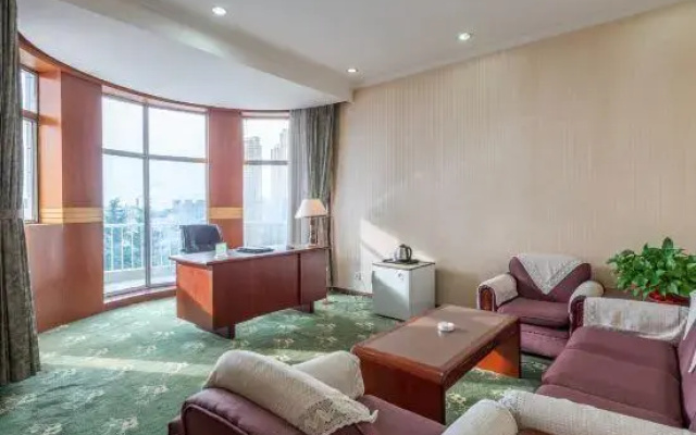 China Hualu Hotel