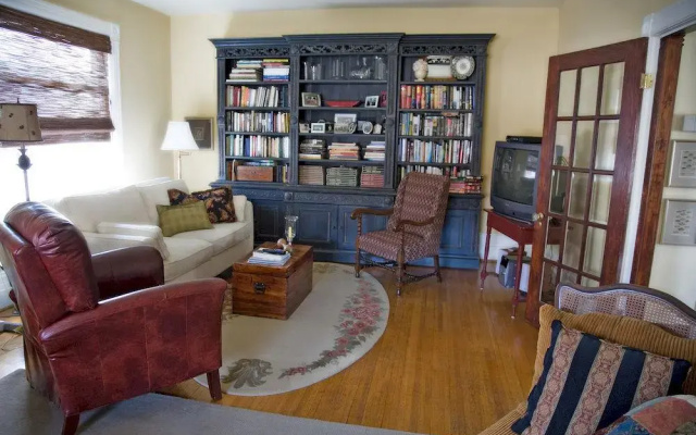 The Caversham House Bed & Breakfast