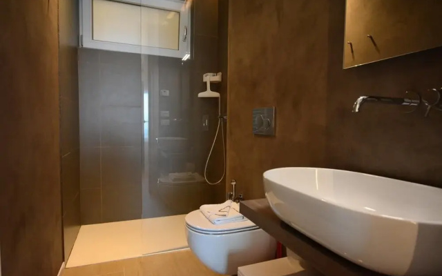 Leonardo Walsh Apartment