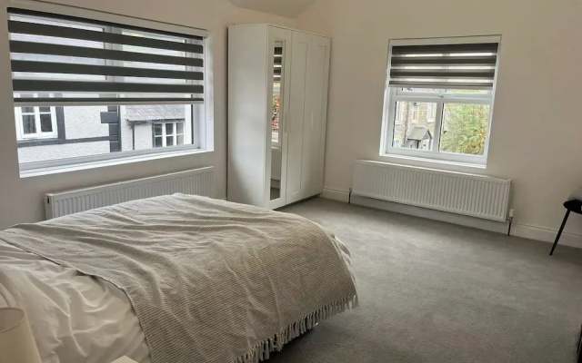 Llangollen - House - Sleeps 8- Garden