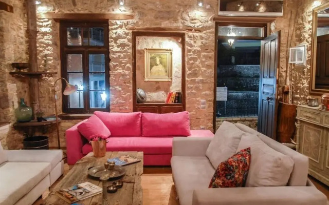 Antique Luxury Suite 65sq.m.