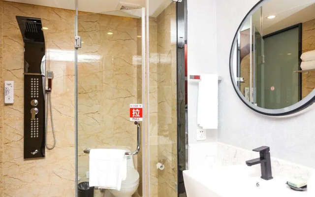 Beijing Venice Holiday Hotel (Shunyi Metro Station)