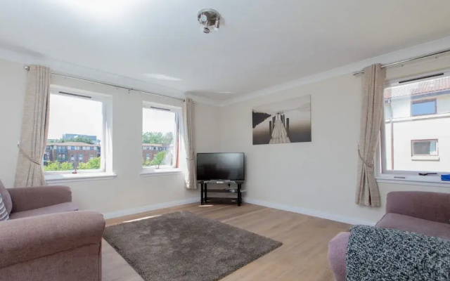 Lovely Upgraded Modern Flat in North Edinburgh