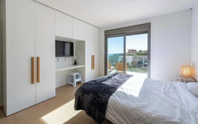 Inviting 3-bed House in Mijas