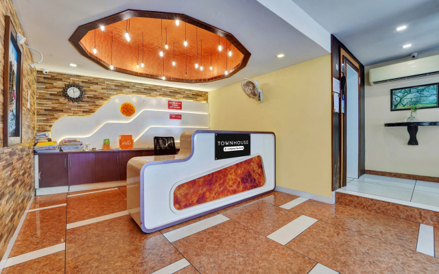 Super Townhouse Ernakulam North