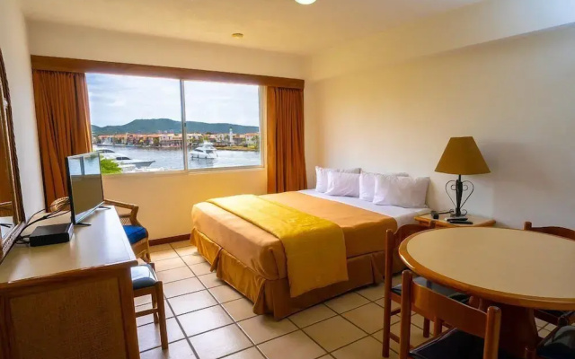Aqua Vi Marina Hotel & Suites