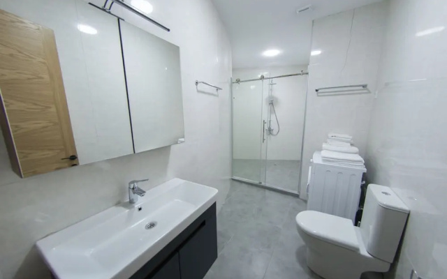 Season Suite Apart-Hotel · Batumi — photo 18