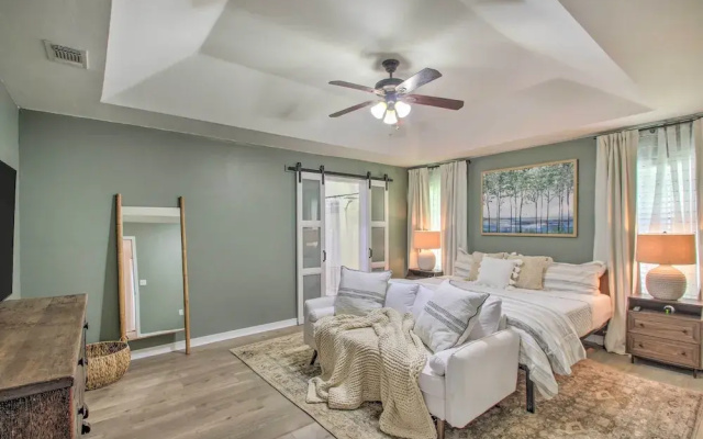 Cozy-modern Pensacola Home: Large Yard, Grill