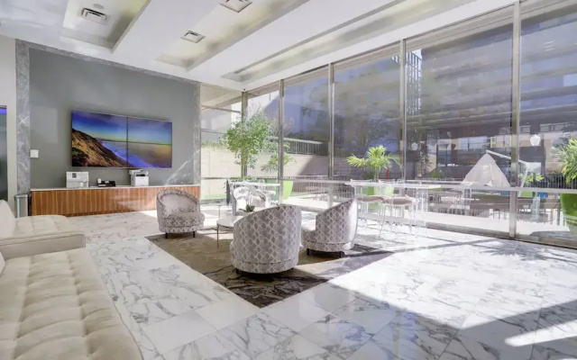 Walkable DC View Apartments