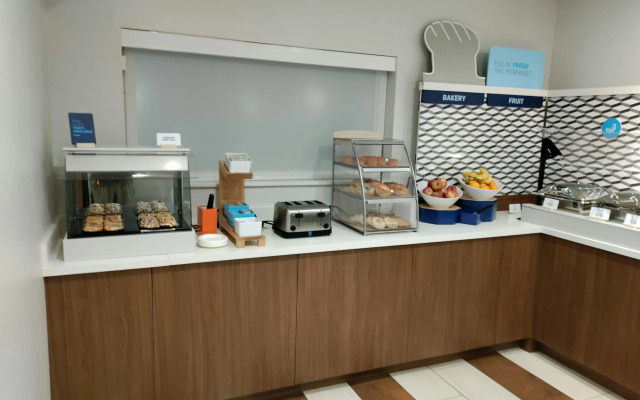 Holiday Inn Express Newberg - Wine Country by IHG