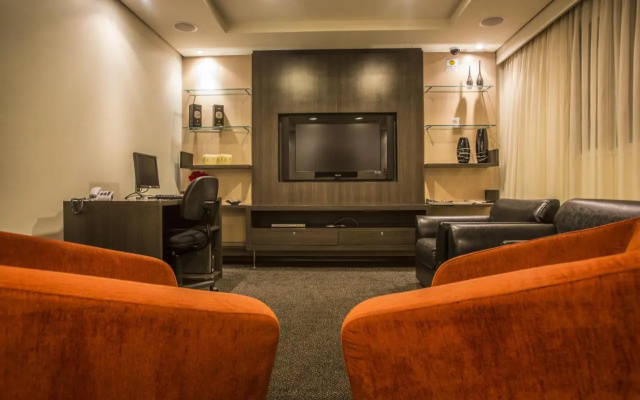Astron Hotel Bauru by Nobile