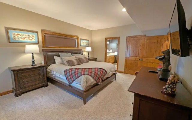 Yellow Pine 32 6 Bedroom Home