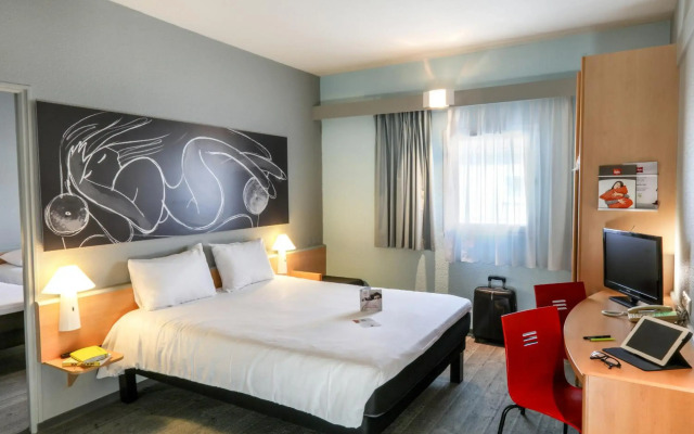 ibis Orange Sud