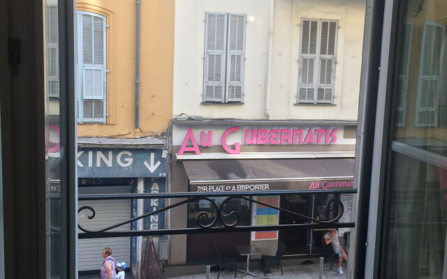 Отель Stay in the heart of Nice вид на фасад