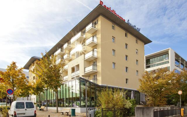 Residhome Appart Hotel Paris-Massy вид на фасад