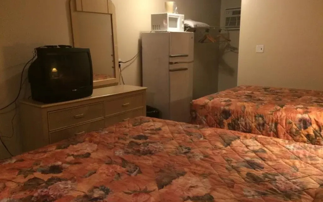 Royal Court Motel
