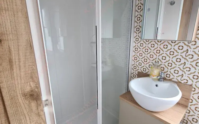 Stunning Platinum Caravan in Rhyl 2 Mins to Beach