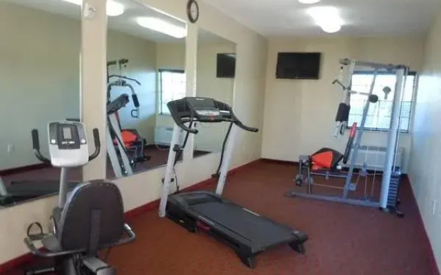 Stockdale Inn & Suites