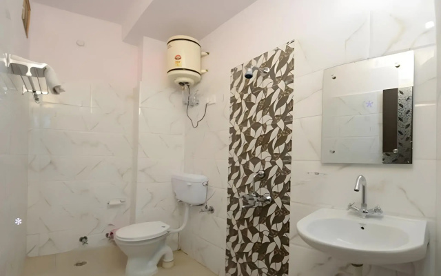 Hotel Raj Paradise by OYO Rooms