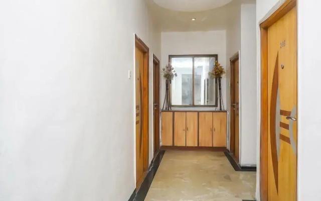 Hotel Golden Rock by OYO Rooms