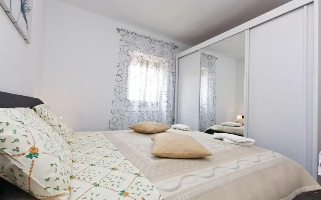 Amazing Home in Rovinj With Wifi and 2 Bedrooms