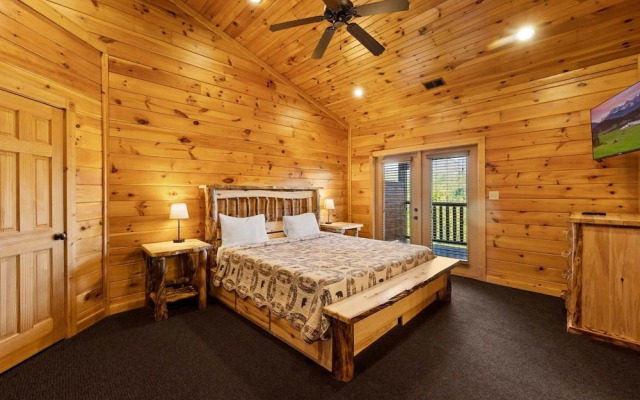 Gatlinburg Mountain Lodge 5 Bedroom Cabin