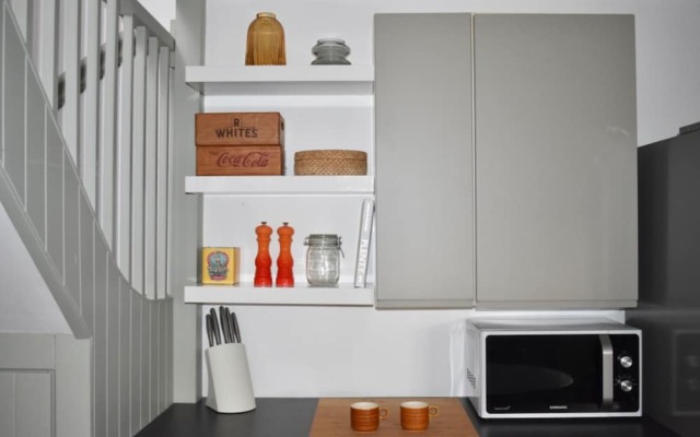 Отель Cosy 2 Bedroom House With Parking Брайтон в номере