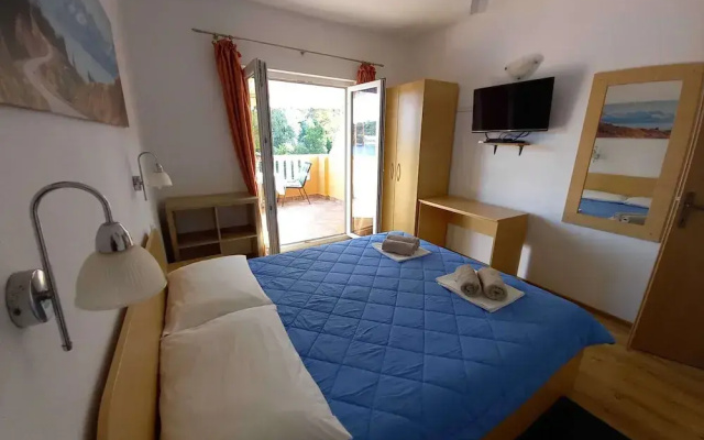 Apartments Vinko Mljet- One-bedroom Apartment With Terrace
