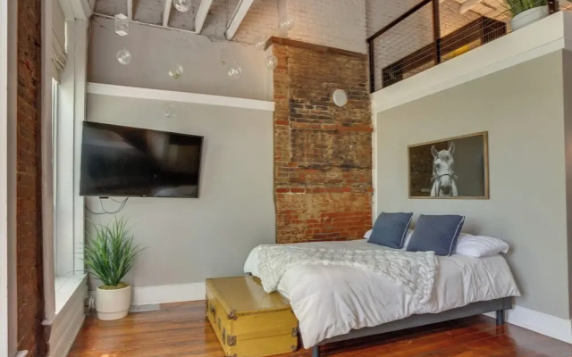 'kentucky Bourbon Loft' ~ Downtown Louisville