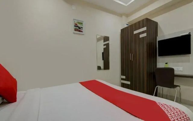 OYO 25048 Aadvik Sai Residency