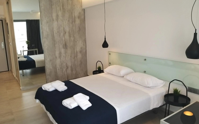 Amazing Apartments @ Aiolou Str.