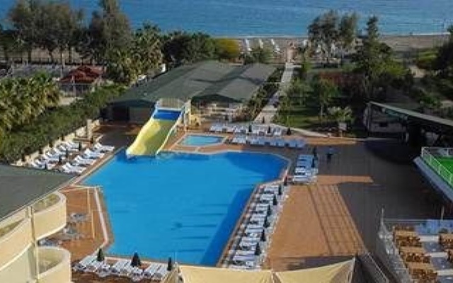 Armoni Paradise Beach Hotel - All Inclusive бассейн