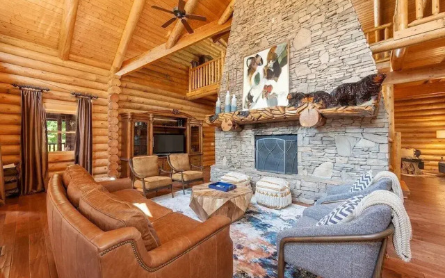 Legend Crest Lodge