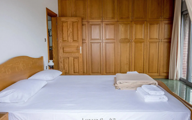 IonionStar Hotel