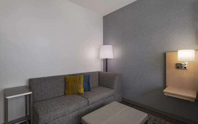 Hyatt Place Tulsa Downtown