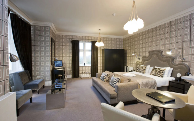 Wivenhoe House Hotel