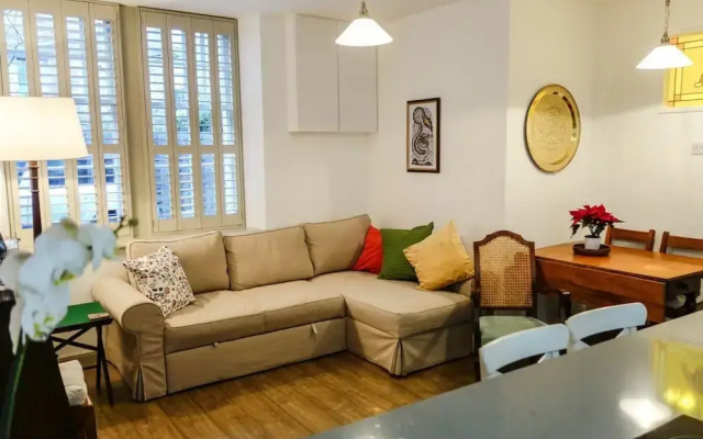 1 Bedroom Mews Flat Accommodates 4
