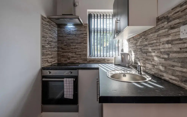 Inviting 1-bed Studio6 in Coventry