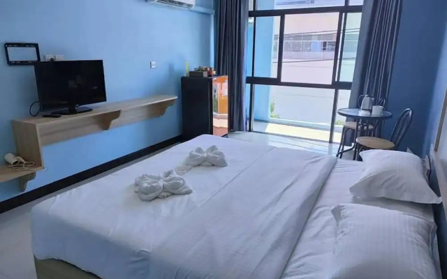 At 81 Hotel
